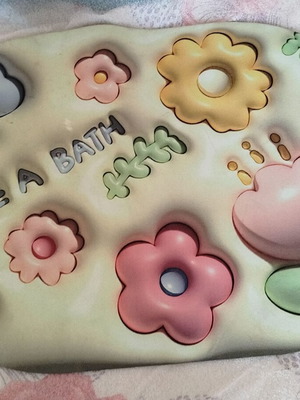 Non-slip bath mat used with flower design 58x38 cm