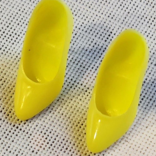 Vintage Barbie yellow shoes like new