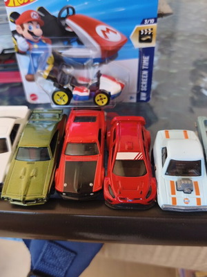 Αυτοκίνητα Hot Wheels πακέτο 6 με Super Mario Kart σαν καινούργιο