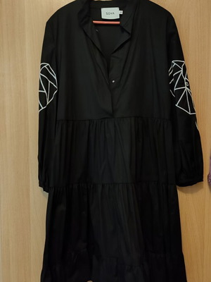 Zoya dress with embroidered elephant head sleeves, new