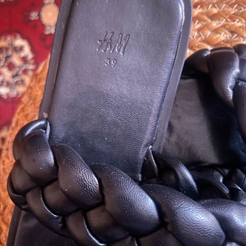 H&M sandals like new, size 39, black
