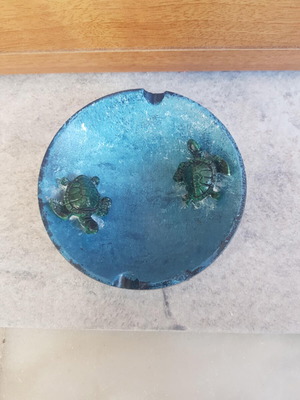 Handmade ashtray turtles made of plaster and acrylics