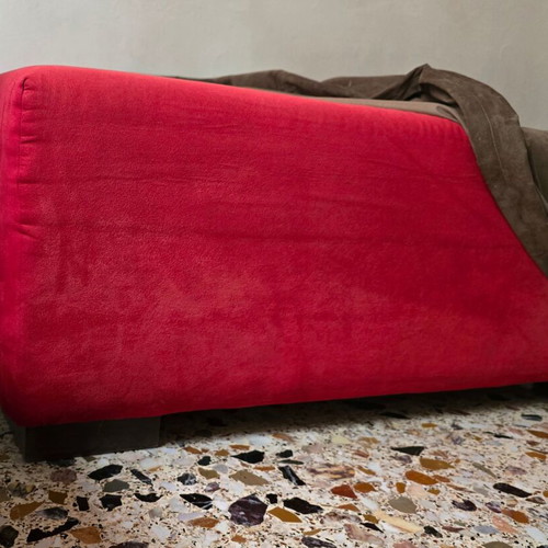 Footrest for sofa like new, red, wooden legs, velvet cover
