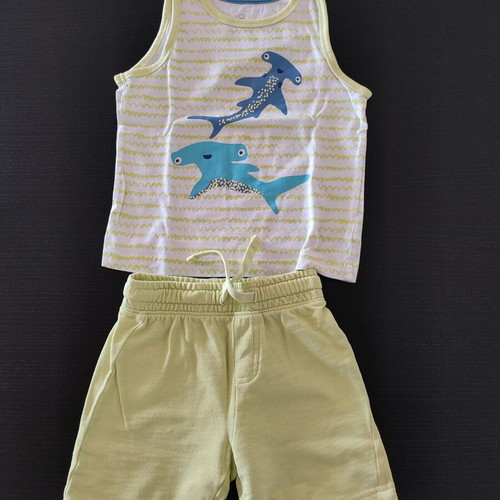 Summer sets for boys 2-3 years like new, cotton, pack of 4 with 3 Mothercare t-shirts gift
