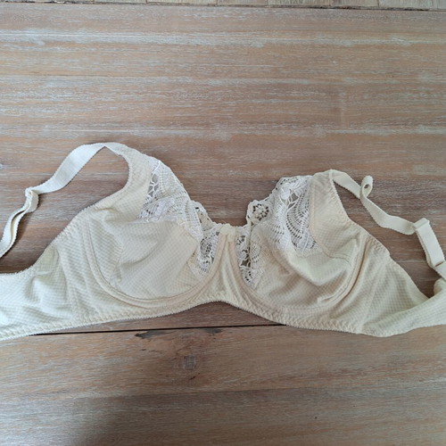 Lieben women's bra like new, beige