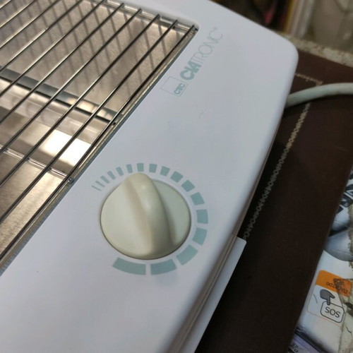 Toaster 700 watt new