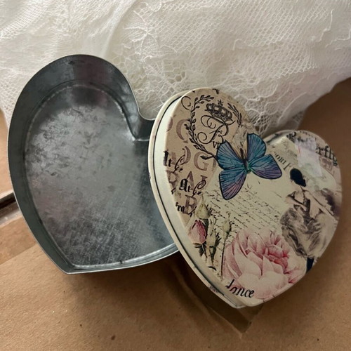Vintage metal heart box new