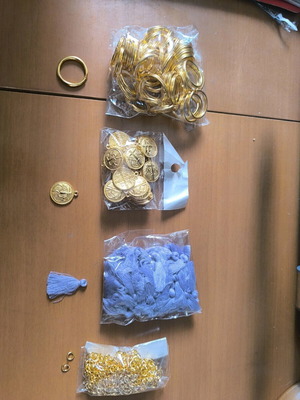Υλικά για μαρτυρικά καινούργια, πακέτο με 48 μωβ φουντίτσες, 49 κρίκους, 30 φλουριά