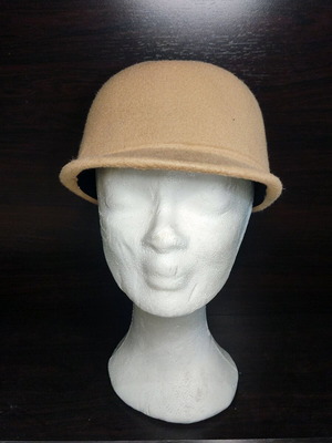 Winter hat like new, size S, beige