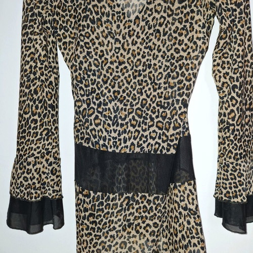 Blouse like new with leopard print, size M