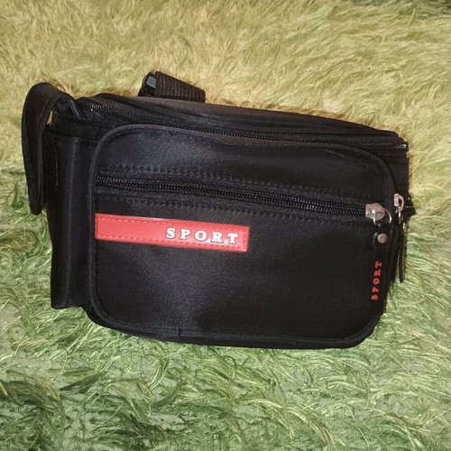 Sports shoulder bag like new, black