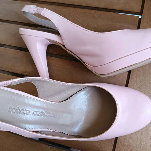 Xaris Kazakos pink leather pumps size 35 like new