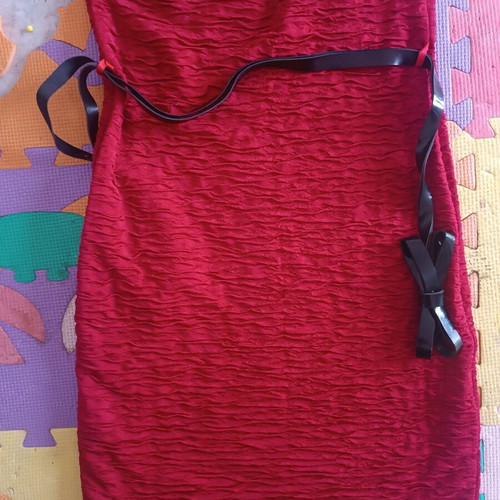Paranoia medium red dress like new with belt