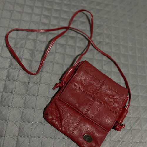 Vintage crossbody bag used, leather red