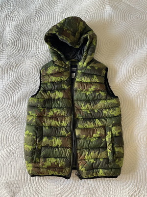 Lc Waikiki sleeveless padded vest, green, size 122 cm