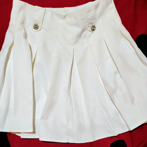 Shorts skirt Decoro white medium size like new with inner shorts