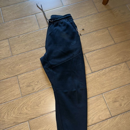 Nike Tech Medium black sweatpants like new