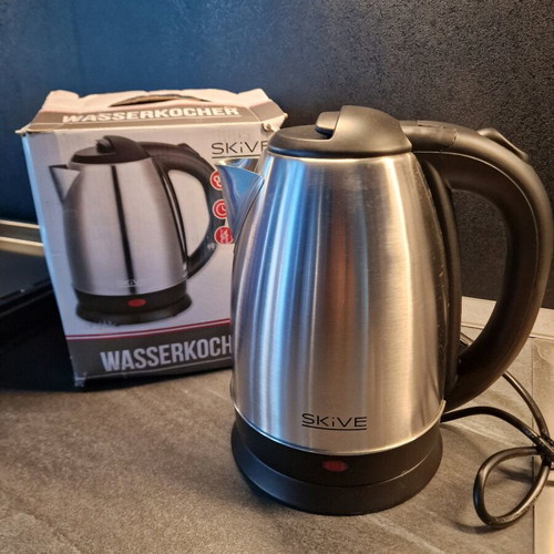Skive kettle 1.7L like new, metal body