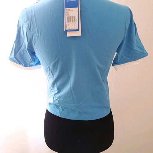 Adidas Originals cropped tee new, size Medium, blue