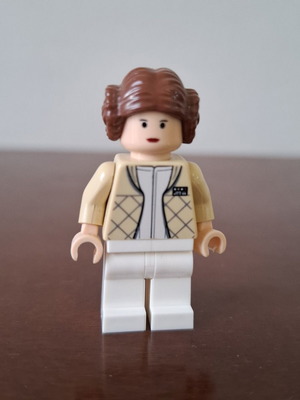 Lego Star Wars Princess Leia Hoth Outfit like new