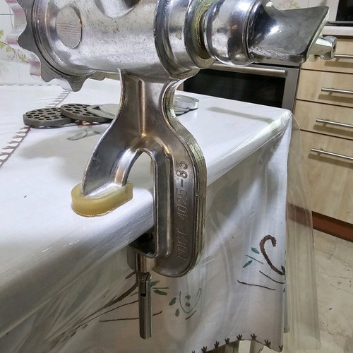 Manual meat grinder like new, vintage style
