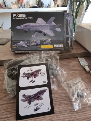 F-35 Lightning II Collectible Fighter Jet Model like new