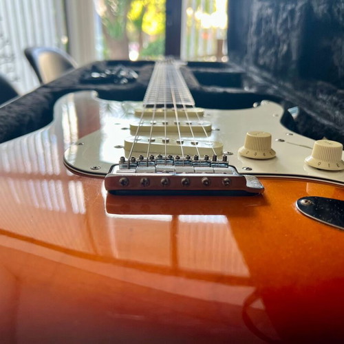 Fender Stratocaster 1994 Fire-Era Sunburst guitar like new