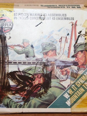 Airfix № 01752 (Произведено в Англия) 1975 Пластмасови войници от Втората световна война Германски планински войски скала 1:72 Цена 10 евро