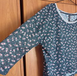 Floral crop top Stradivarius size Large like new, dark green with pink roses