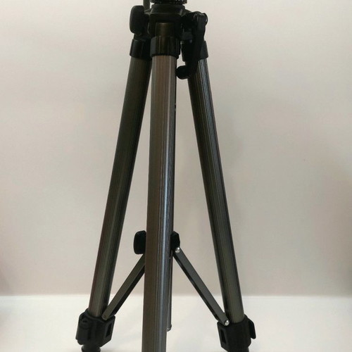 Reporter photographic tripod used with case
