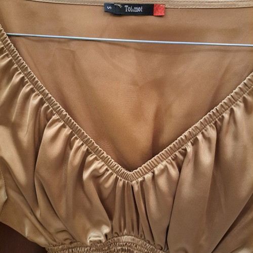 Toi&Moi gold blouse used with elastic under bust