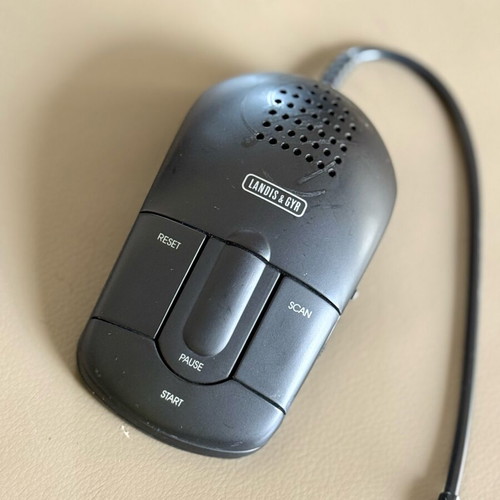 Radio with batteries like new, mouse-shaped vintage gadget