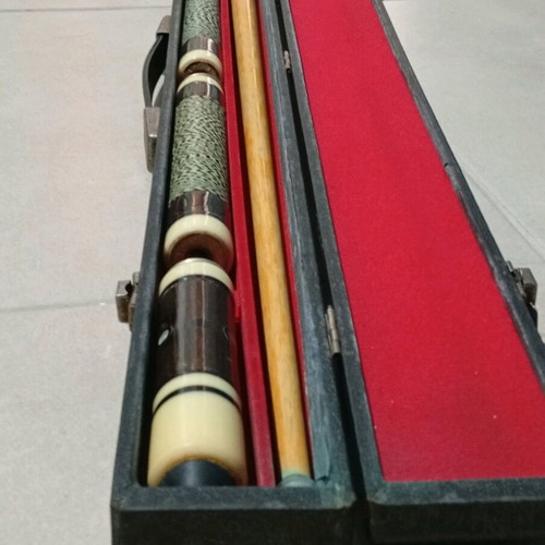 Vintage billiard cue 4-piece professional used with original case