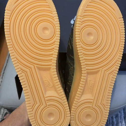 Nike and Carhartt collaboration sneakers dead stock, size 44