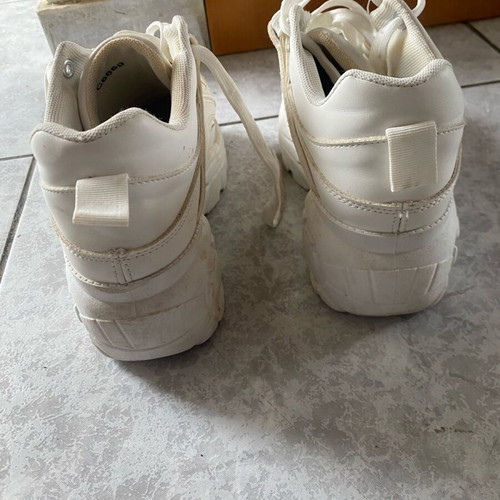 White athletic shoes with double sole used, size 37