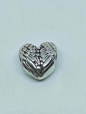Silver charm heart pendant with angel wings like new