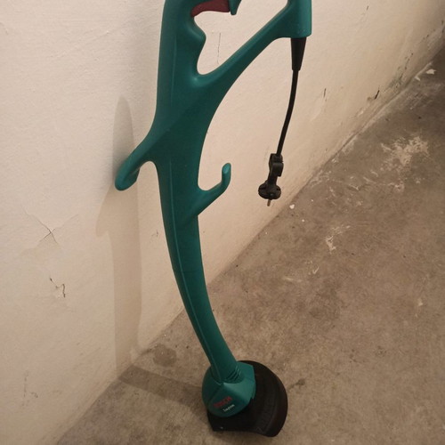 Bosch electric string trimmer used without spool