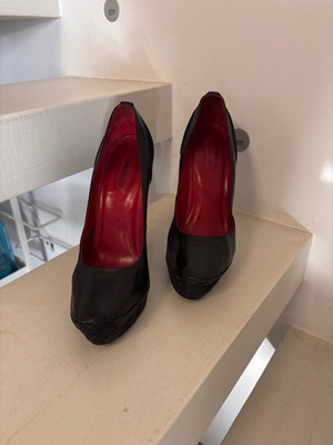 Cesare Paciotti shoes used, black leather pumps, size 40