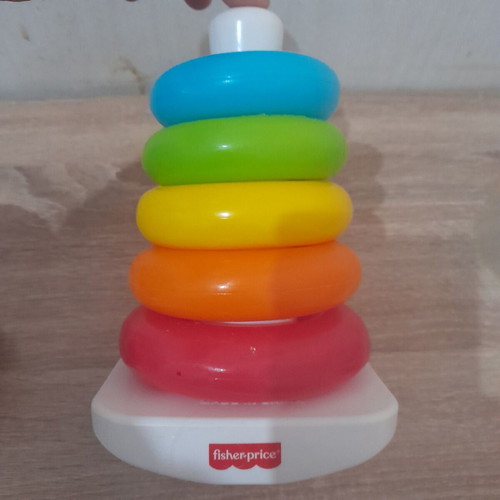 Fisher-price πυραμίδα μεταχειρισμένη με 5 χρωματιστούς κρίκους
