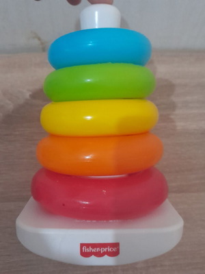 Fisher-price πυραμίδα μεταχειρισμένη με 5 χρωματιστούς κρίκους