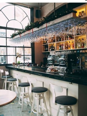 Bar stools and tables like new, white, adjustable height