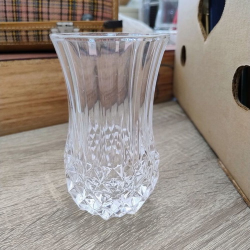 Small flower vase like new, height 12.5 cm, diameter 8 cm