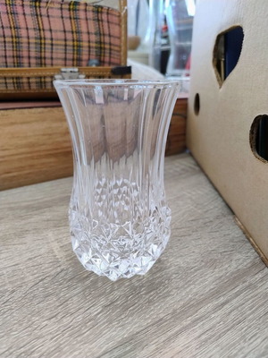 Small flower vase like new, height 12.5 cm, diameter 8 cm