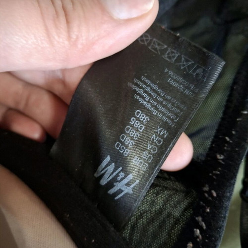 Bra 85D used, with slightly damaged underwire