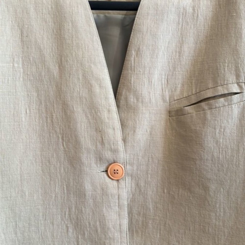 Linen women's suit vintage jacket and skirt like new, sizes M L