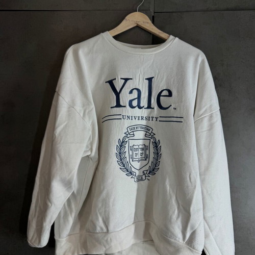 White Yale sweatshirt used, size L