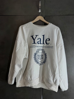 White Yale sweatshirt used, size L