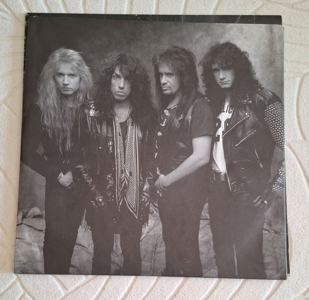 Kiss Revenge vinyl LP like new - € 79,00 - Vendora.cy