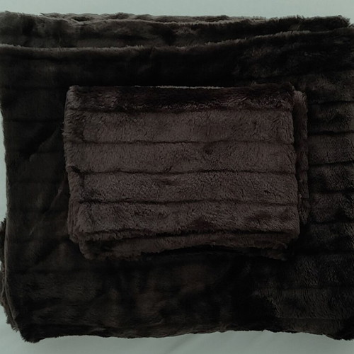 Fleece velvet double blanket like new with two matching pillowcases
