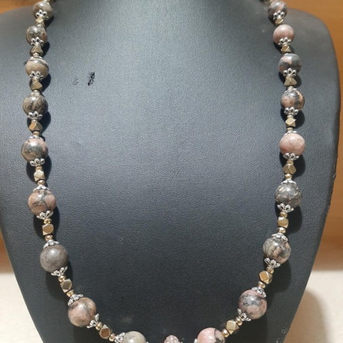 Necklace with rhodonite and zircon new